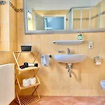 Helles Super Zentral Mit Gratis Stellplaetzen N162 *